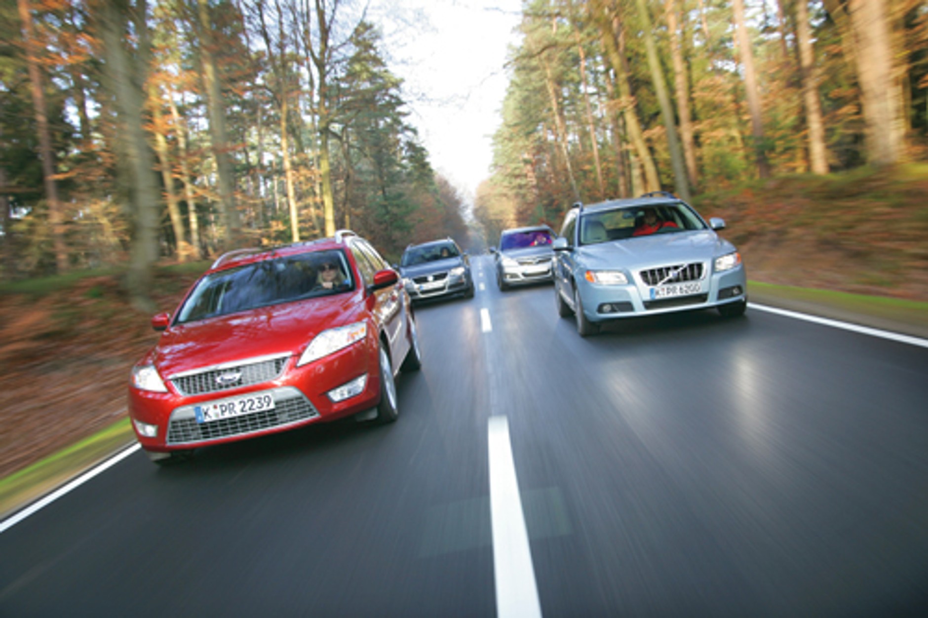 Ford Mondeo, Opel Vectra, Volkswagen Passat, Volvo V70 - Czym do ślubu?