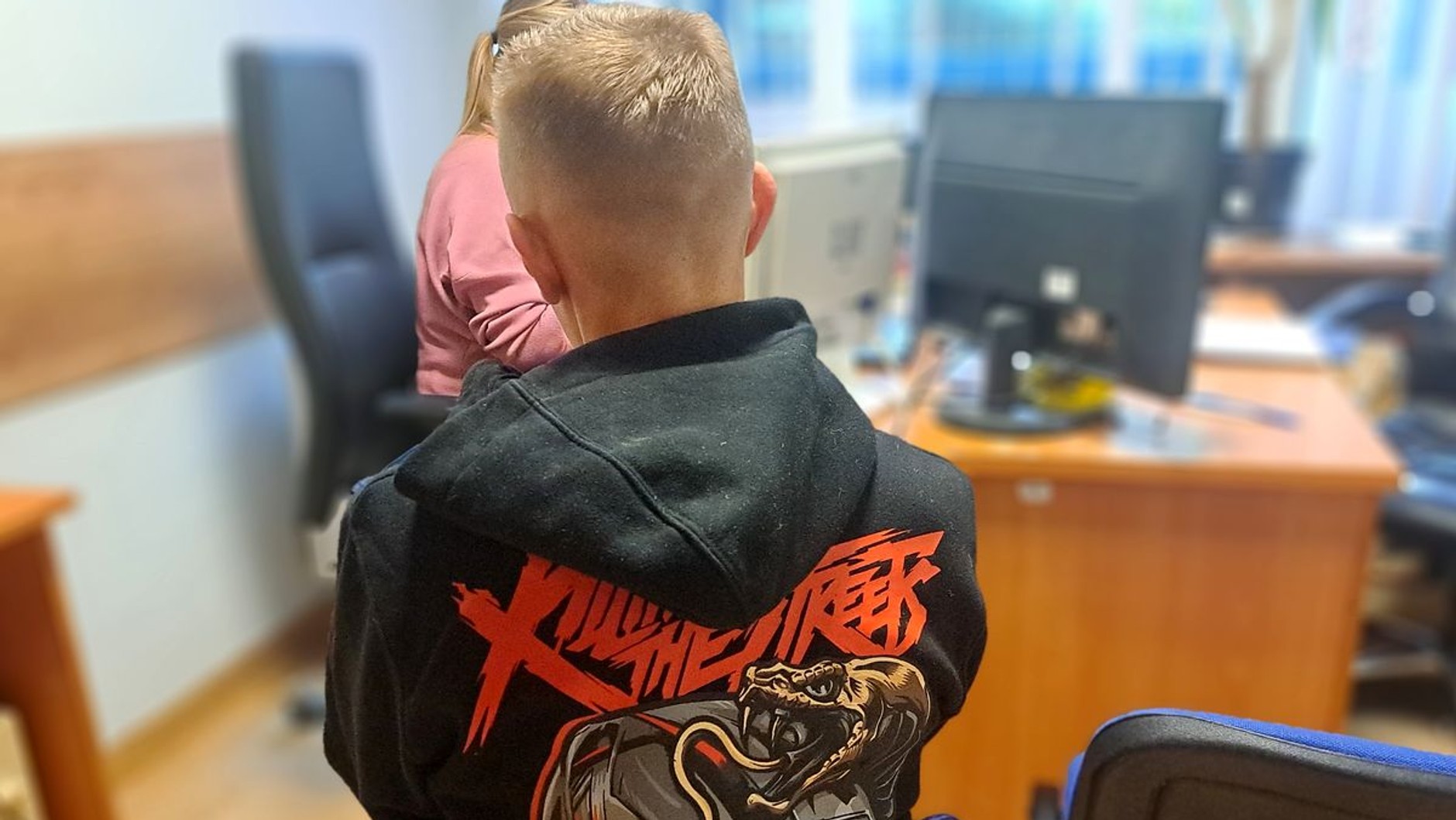Uciekał motocyklem, policjanci musieli obezwładnić 28-latka