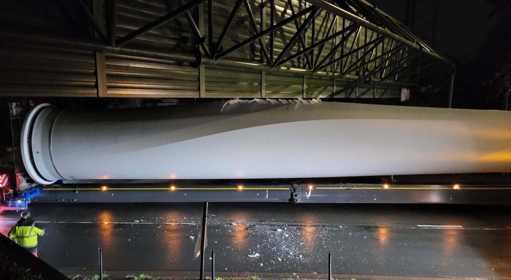 Uszkodzenie łopaty wiatraka podczas transportu