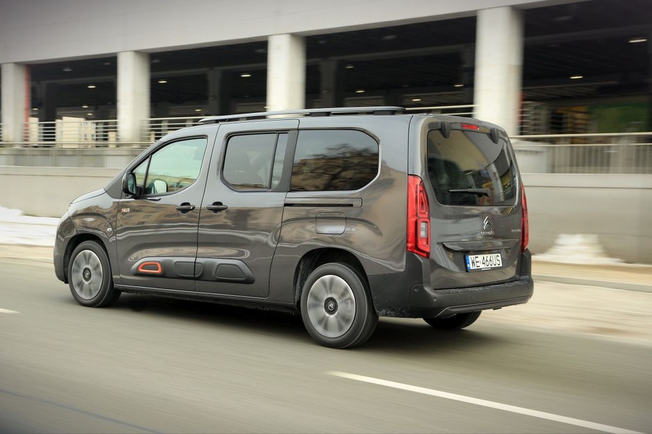Citroën Berlingo vs Peugeot Rifter - dlaczego Peugeot jest lepszy?