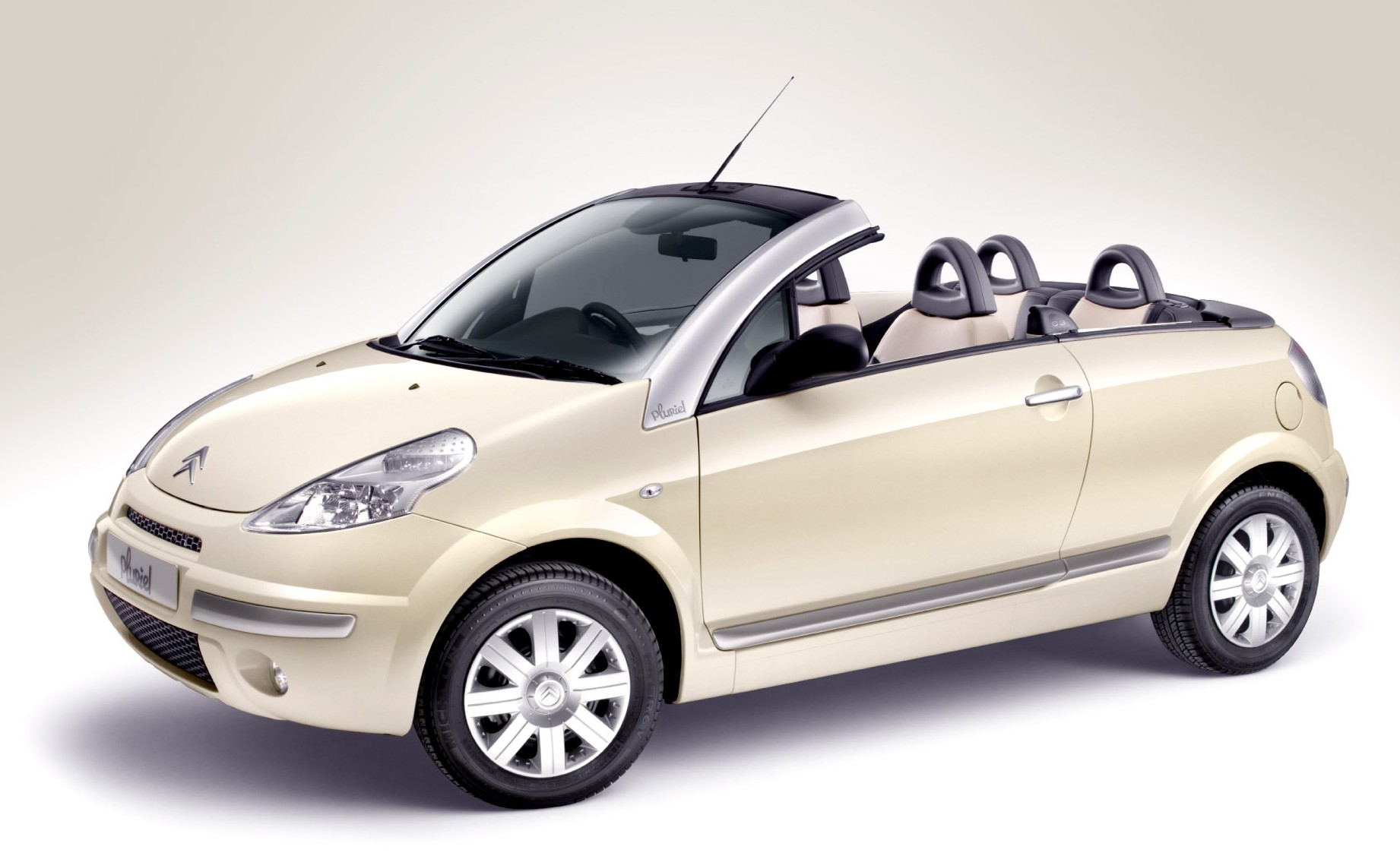 Citroen C3 Pluriel z 2003 roku