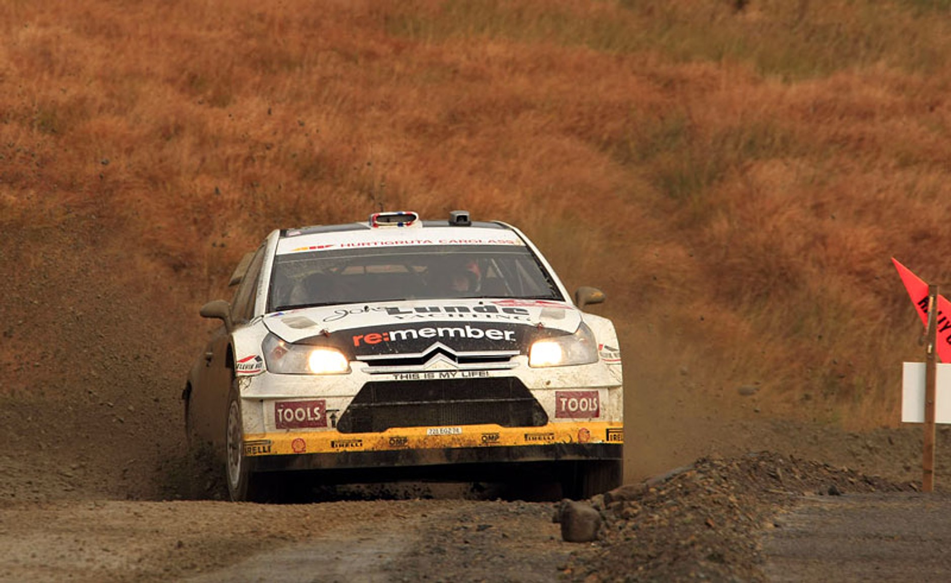 Rajd Wielkiej Brytanii 2009: mistrz świata Loeb w akcji - fotogaleria Rallyworld©Willy Weyens