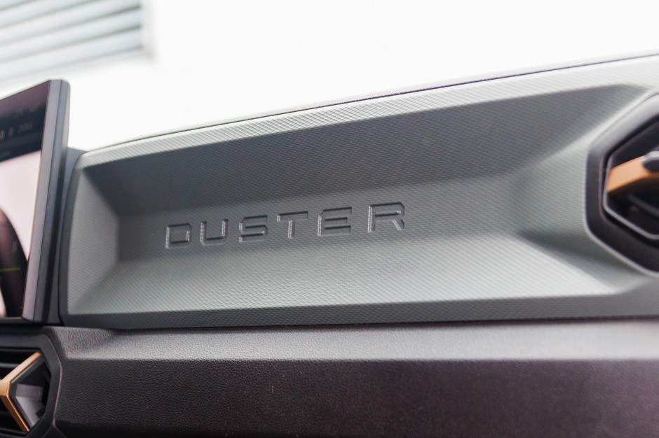 Dacia Duster kontra MG ZS. Porównanie dwóch budżetowych samochodów