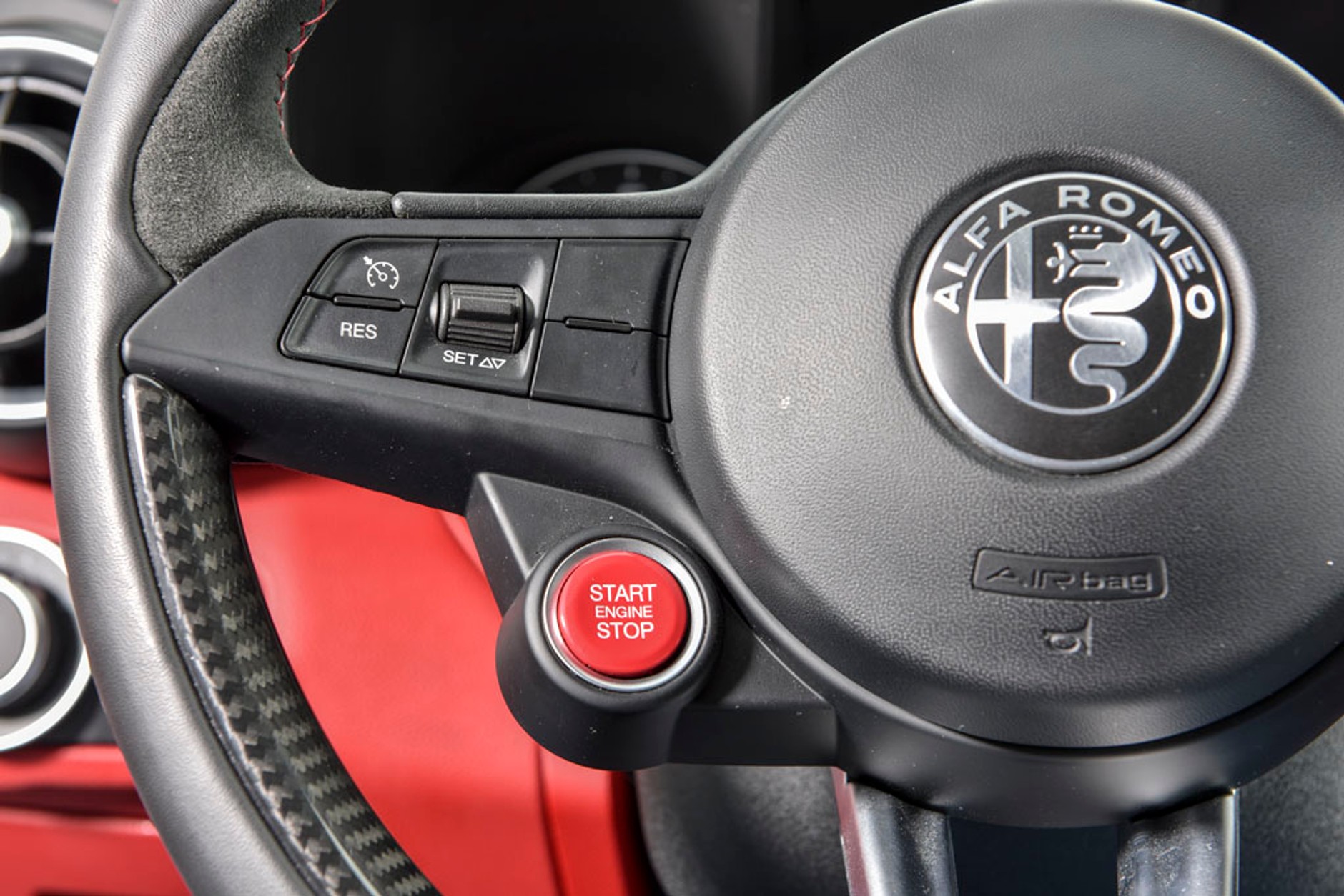 Alfa Romeo Giulia Quadrifoglio - powrót w wielkim stylu