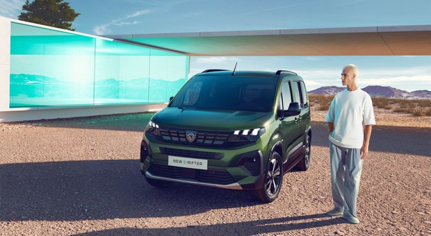 Peugeot odświeżył E-Riftera. Jedna zmiana była ze wszech miar pożądana
