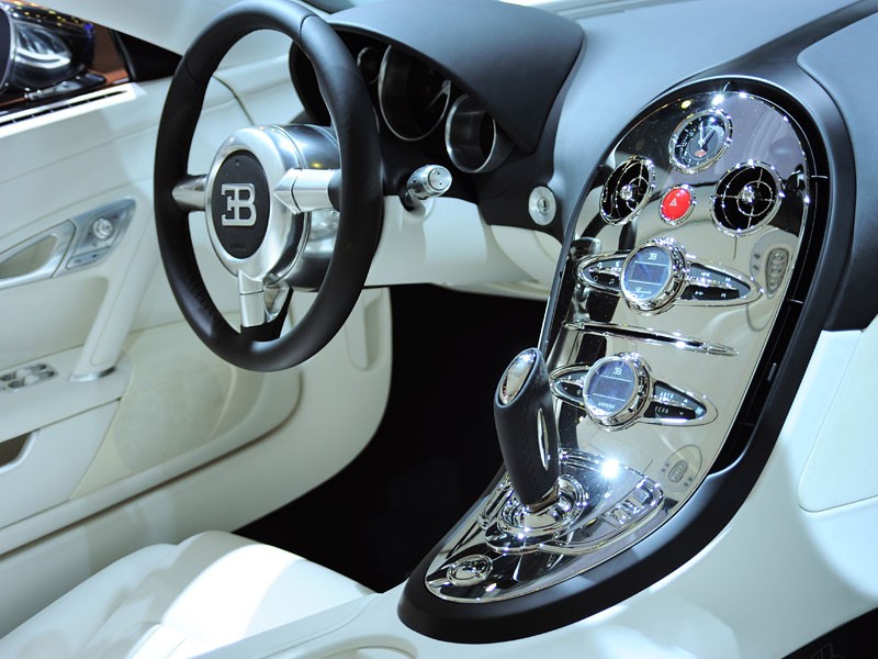 Trzy nowe Bugatti za prawie 19 milionów złotych