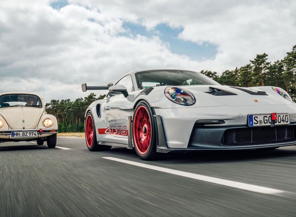 Volkswagen Garbus i Porsche 911 GT3 RS. Niby krewniacy, a jednak całkiem inne charaktery