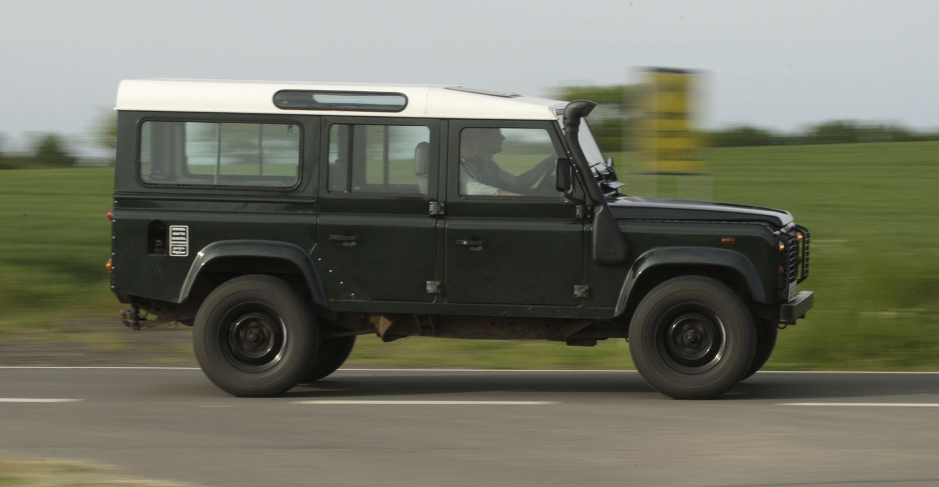 Land Rover Defender (1990-2007)
