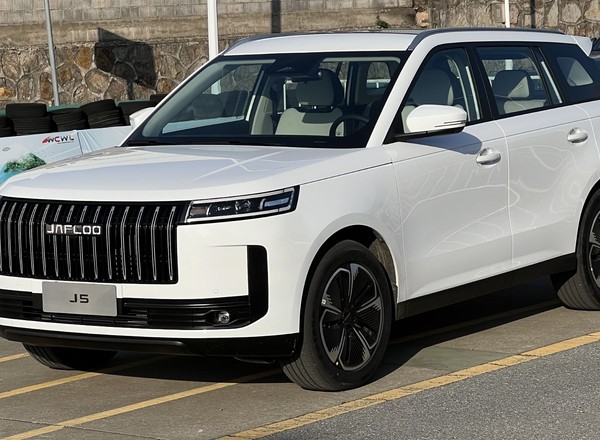 Jaecoo 5, czyli nowy SUV z Chin, który zaskoczy ceną. Ma spalinowy silnik