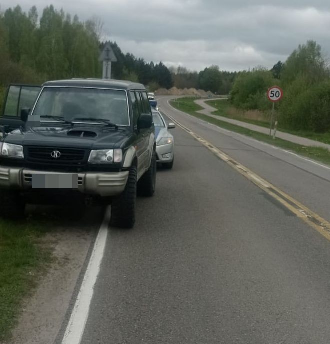 Jechała pod wpływem alkoholu. Później znieważyła policjantów