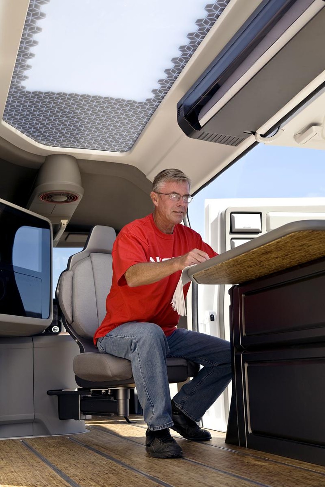 Nissan NV2500 Concept – nowe zdjęcia i bliższe informacje