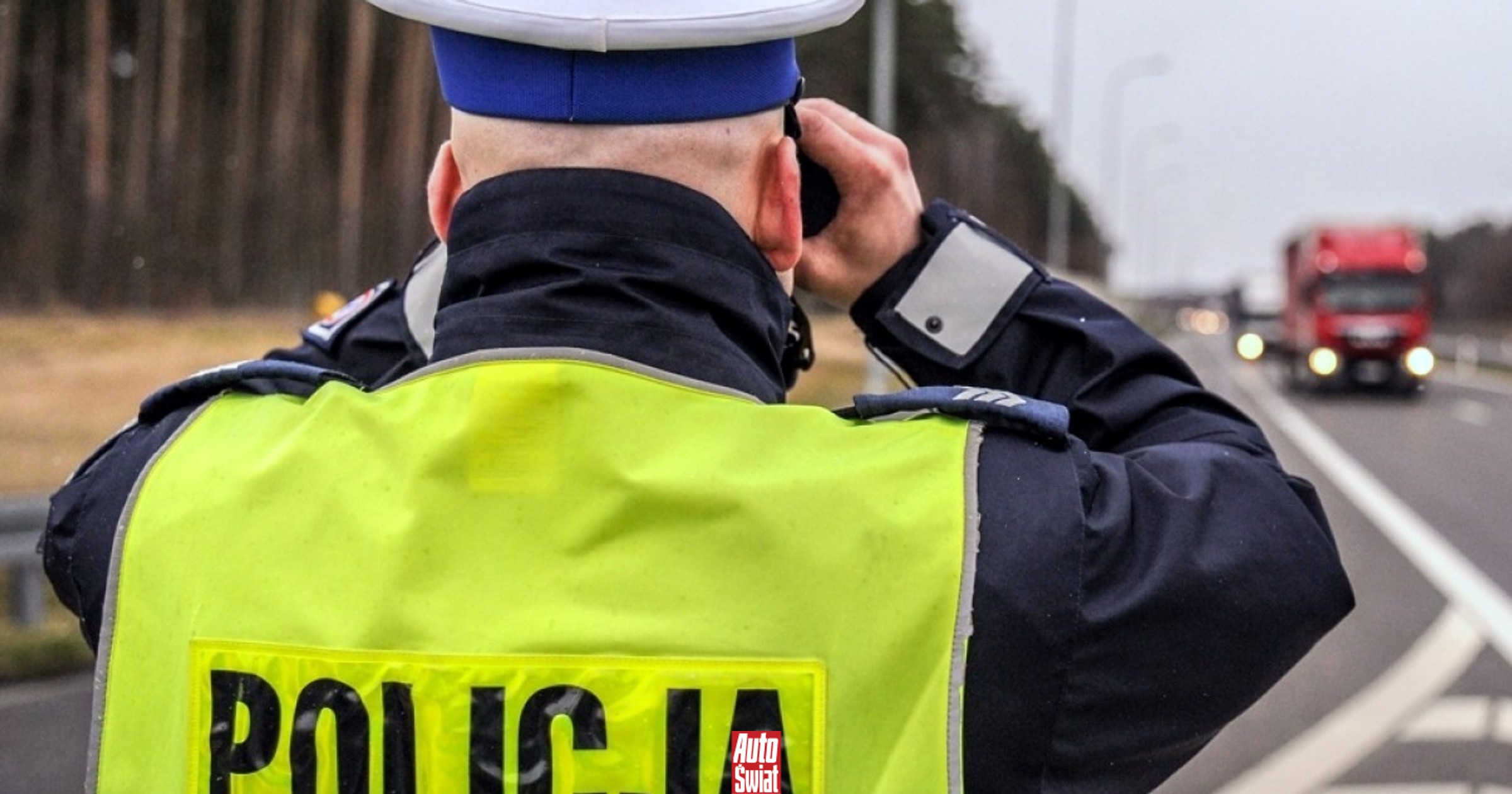 Koniec zakazu wyprzedzania dla ciężarówek? Kierowcom przyda się zegarek