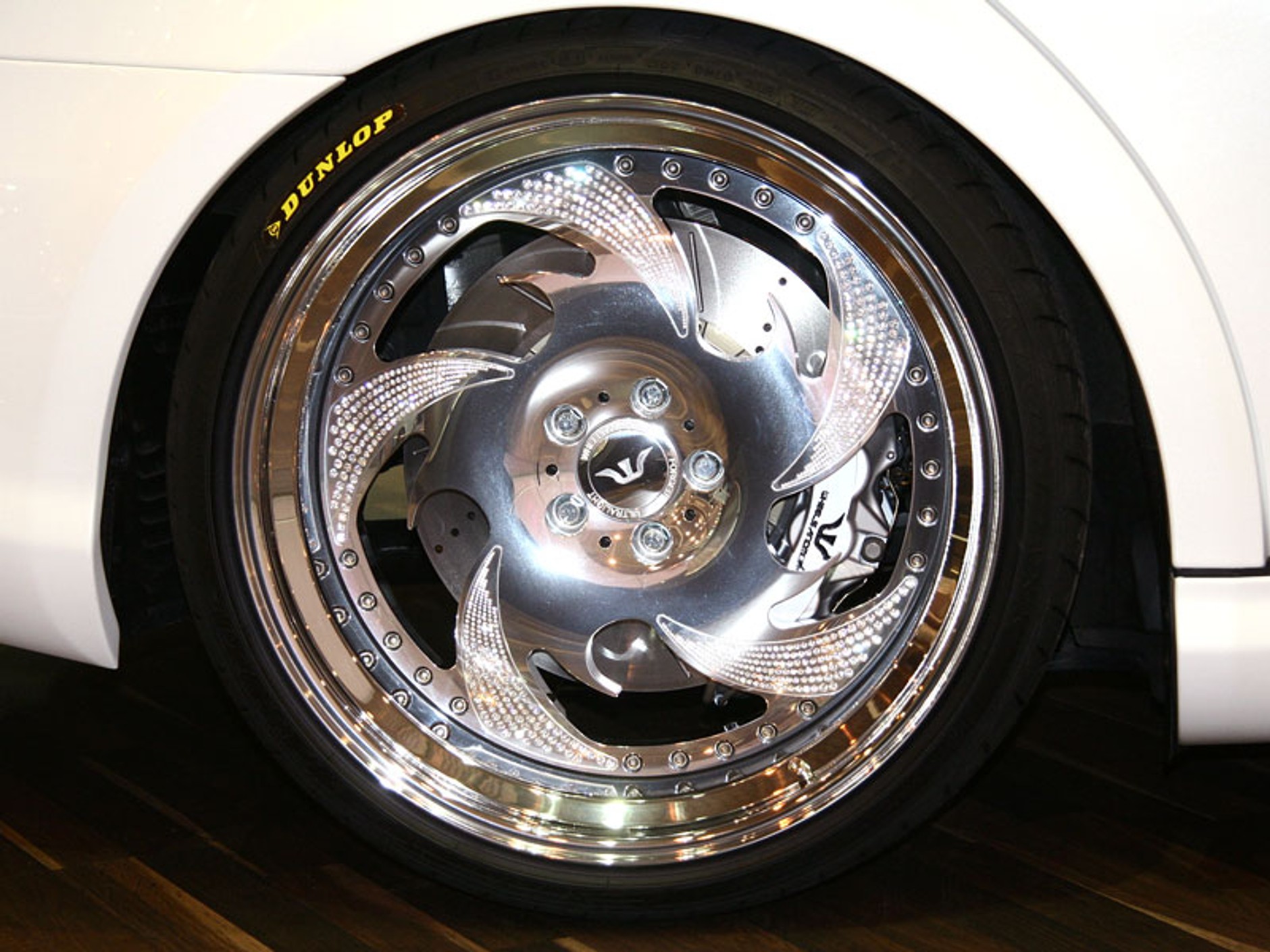 Essen Motor Show 2007 - Latające maszyny i piękne modelki (fotogaleria 2)