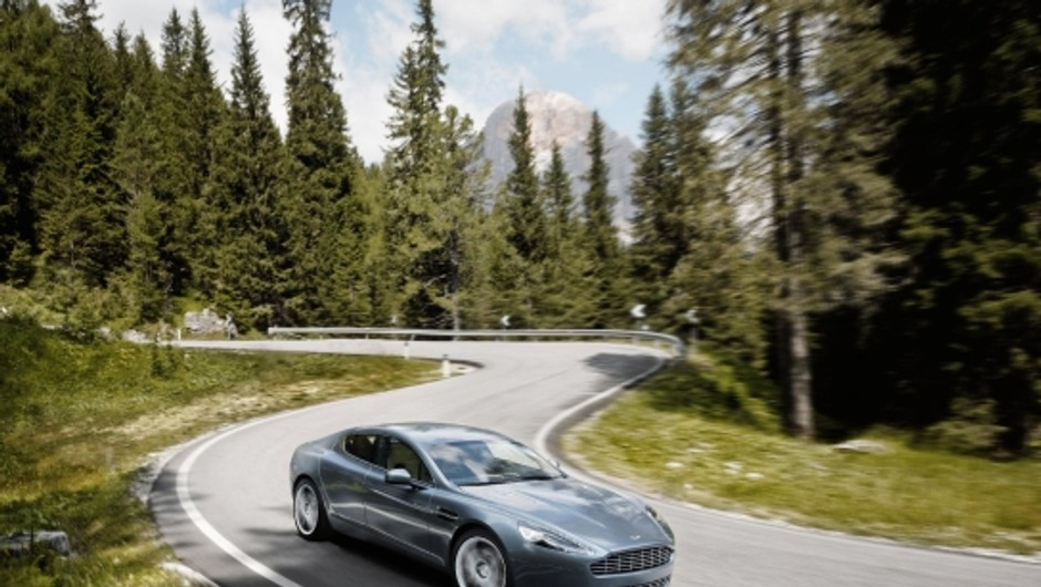 Aston Martin Rapide: Wyjątkowy sedan odwiedzi Warszawę