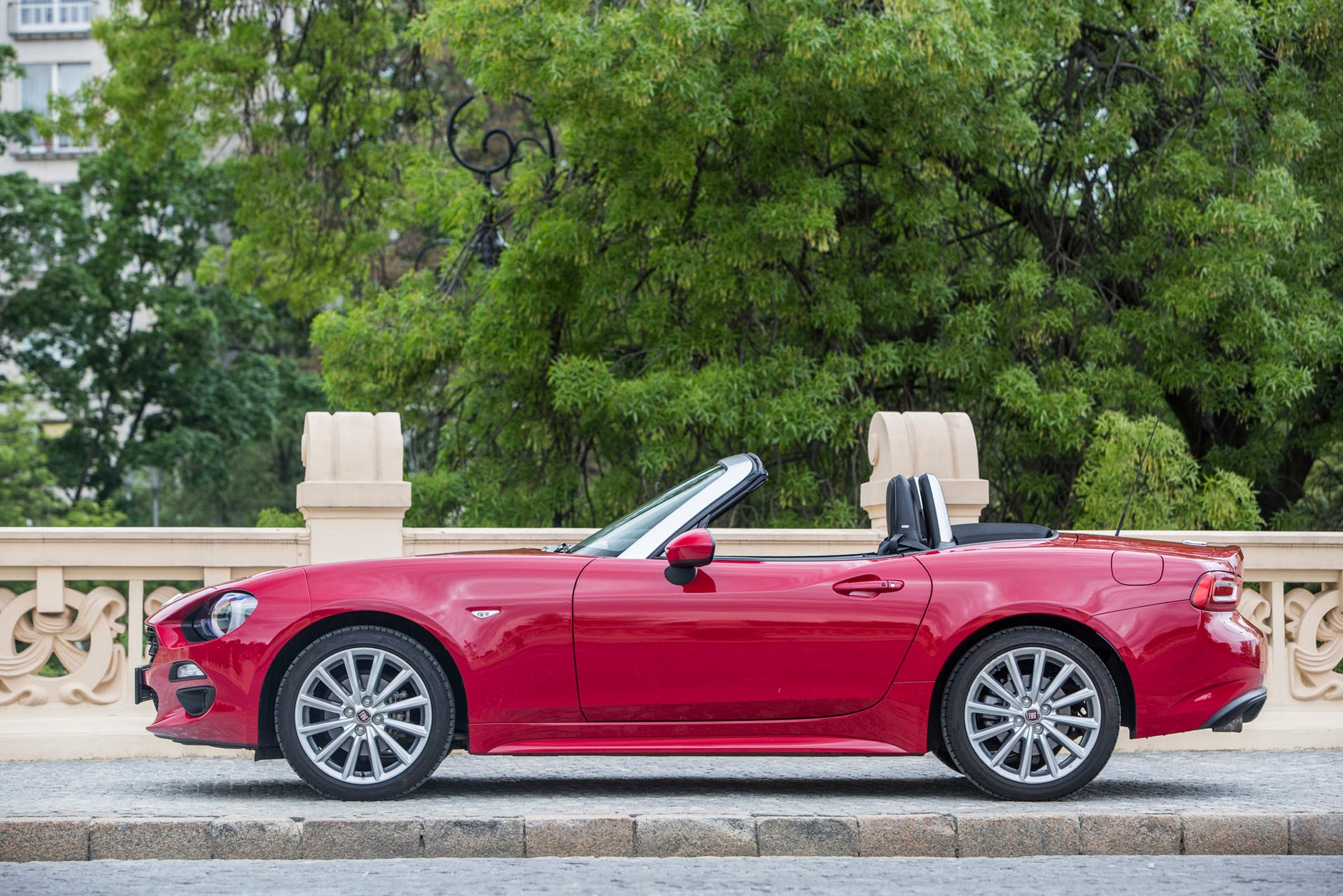 Fiat 124 Spider - fun car retro