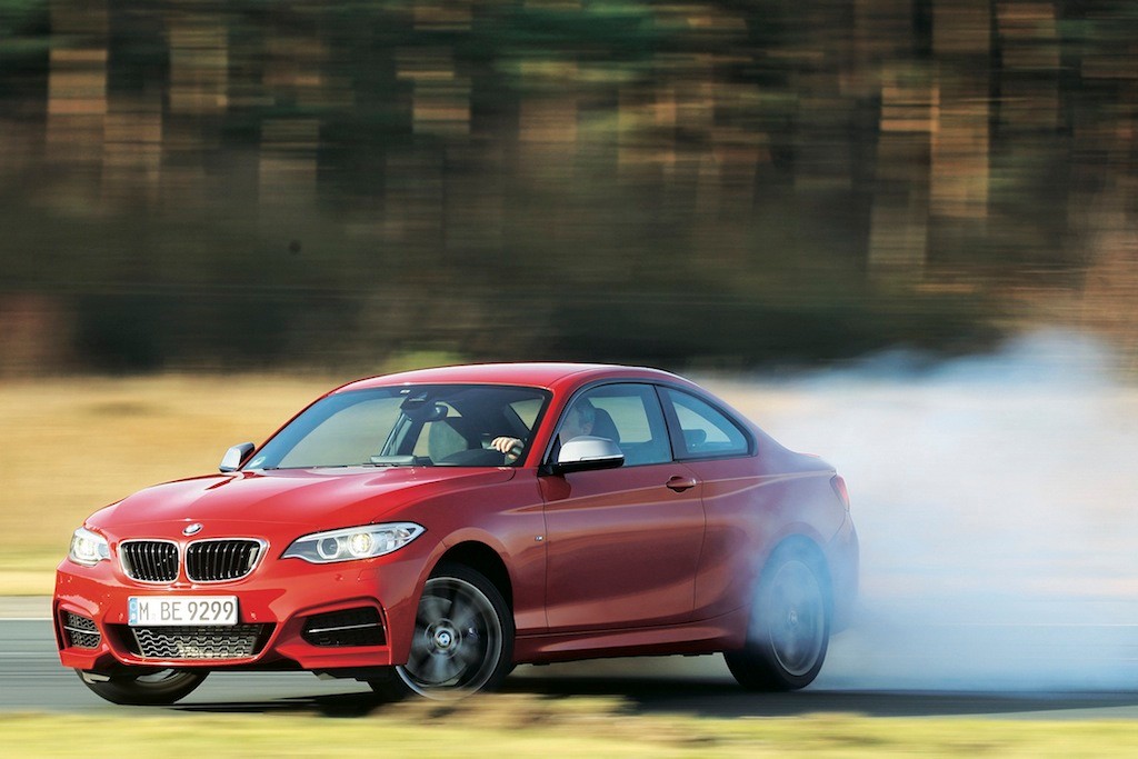 BMW M235i kontra Porsche Cayman S - porównanie