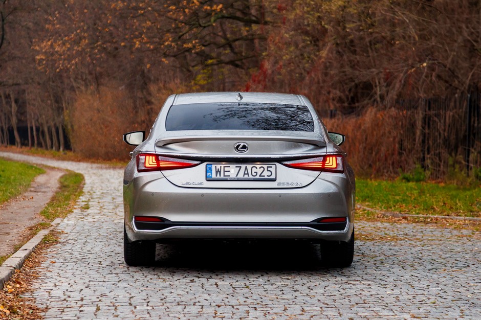 2024 Lexus ES300h