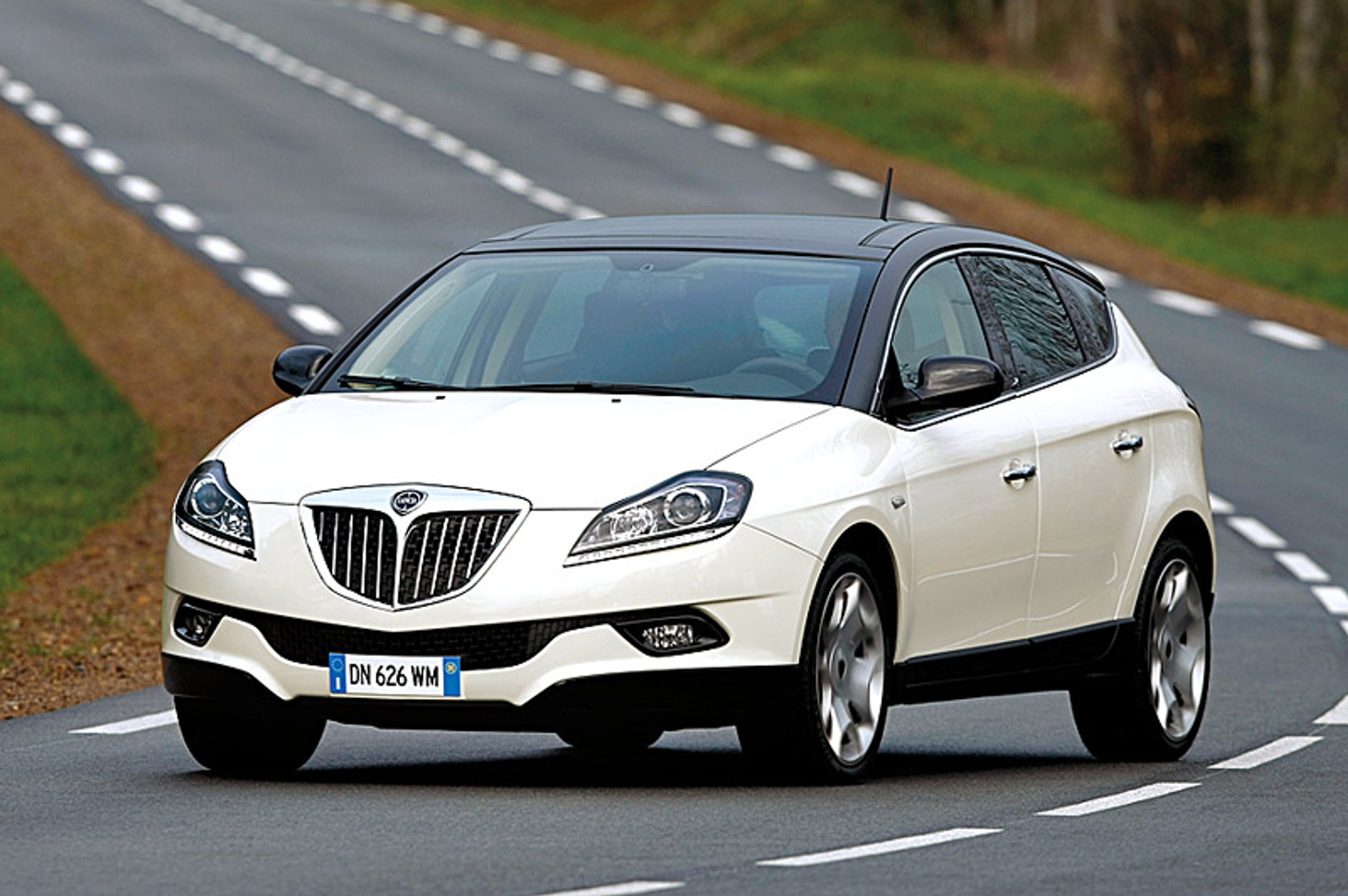 Lancia Delta: cztery nowe silniki i dwie skrzynie biegów