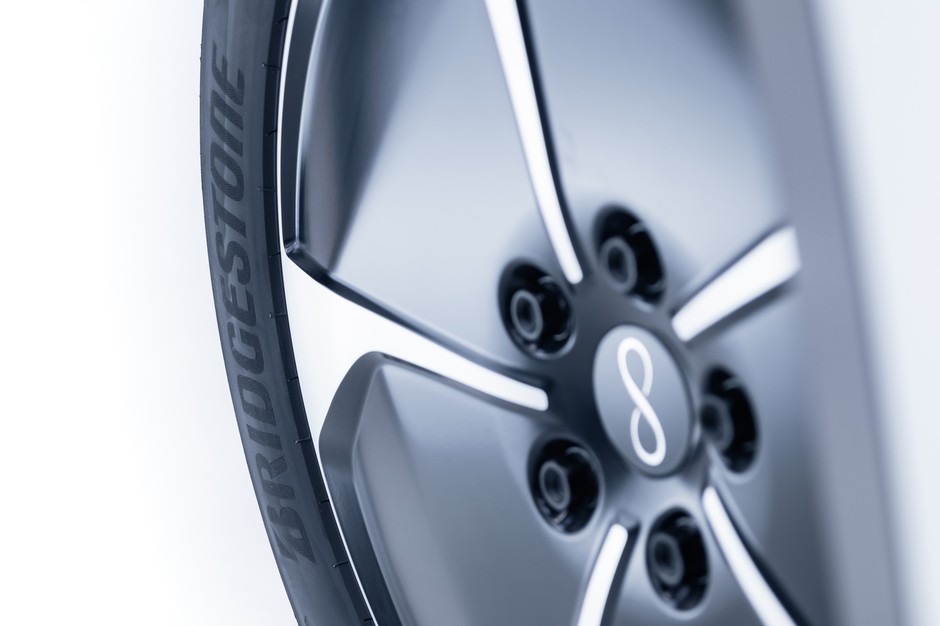 Bridgestone i Lightyear