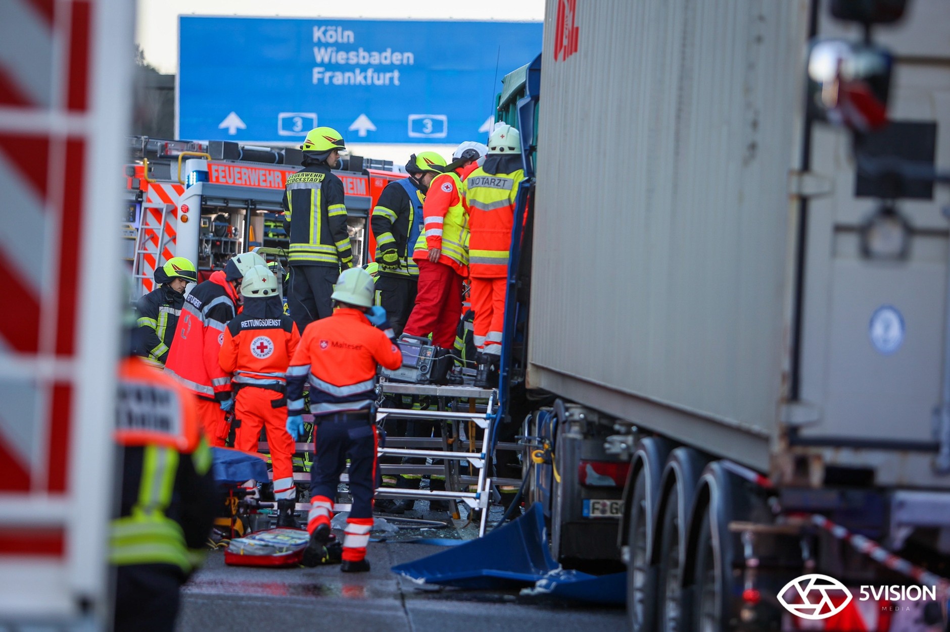 90 minut trwała akcja ratunkowa po wypadku, do którego doszło na niemieckiej autostradzie A3