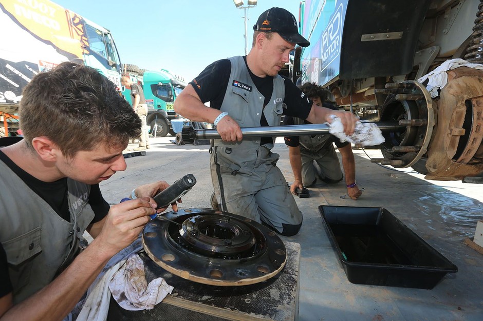 Dakar 2016: regeneracja sił i maszyn (dzień odpoczynku, galeria)