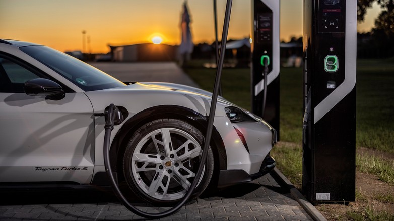 Porsche Turbo Charger – najsilniejsze w Polsce ładowarki do aut elektrycznych