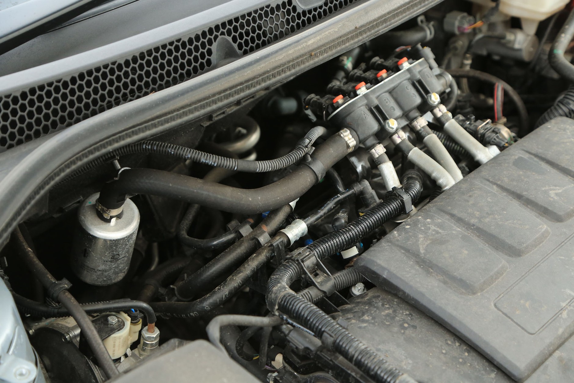 Opel Astra 1.4 Turbo LPG - nocny sedan zasilany gazem