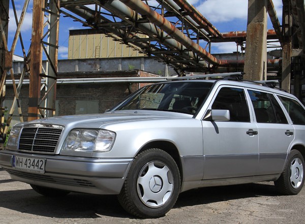 Mercedes W124 - klasyk na każdy dzień
