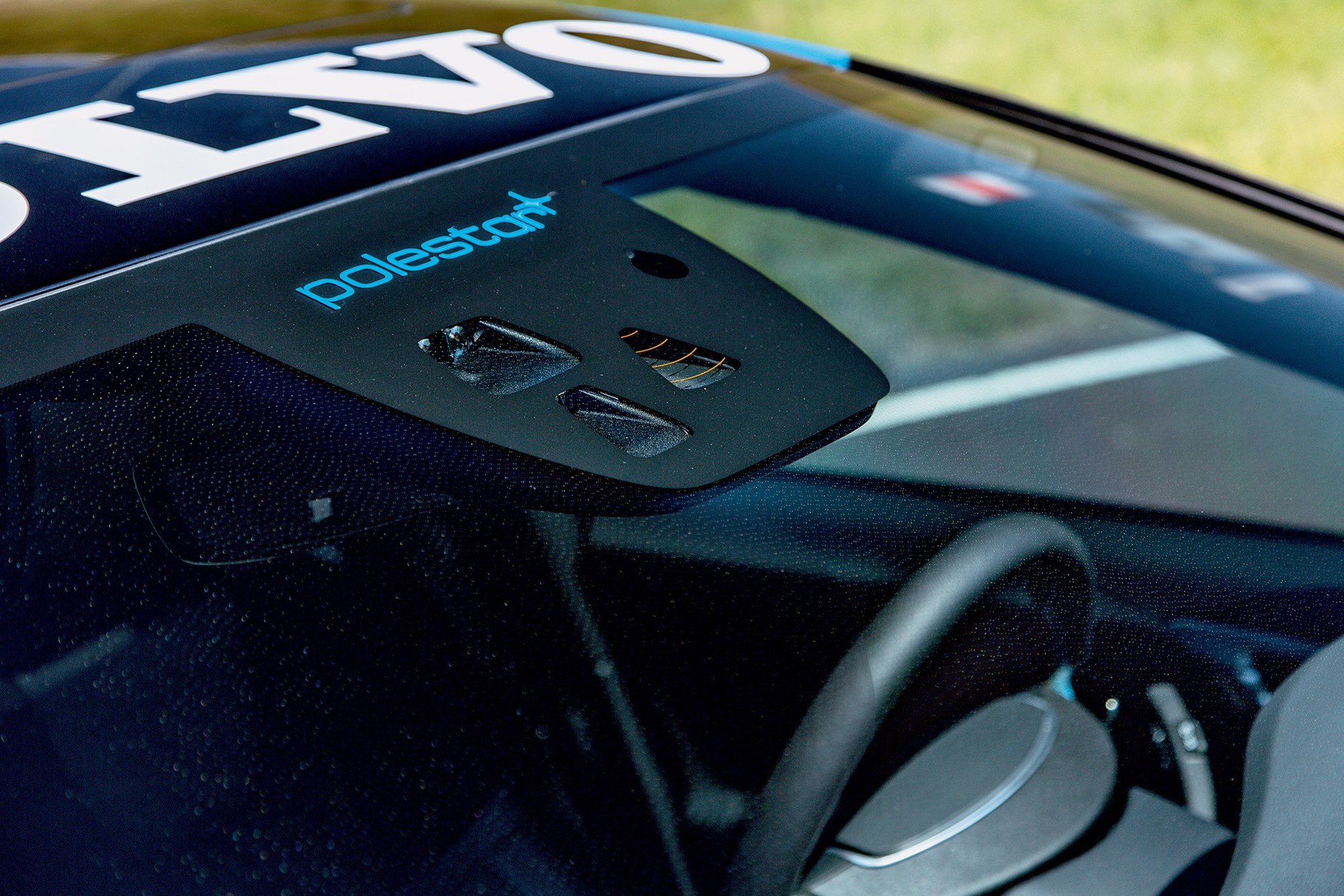 Volvo S60 Polestar vs Volvo FH 540 Performance Edition