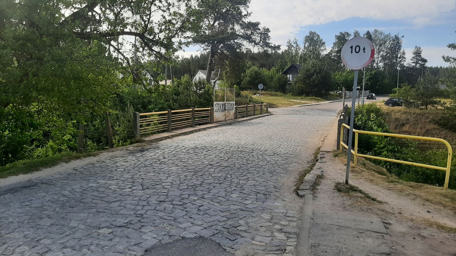 Mieszkańcy Luzina walczą o bezkolizyjny przejazd kolejowy w środku wsi