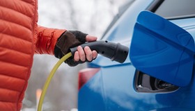 W zimowych warunkach hybrydy plug-in robią się umiarkowanie ekonomiczne. Trochę zależy od ciebie, ale nie wszystko