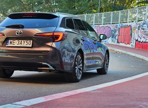 Przejechałem 20 tys. km Toyotą Corollą. Opowiem wam, jak jeździ się nią w warunkach, których hybrydy ponoć nie lubią [Test długodystansowy, cz. IV]
