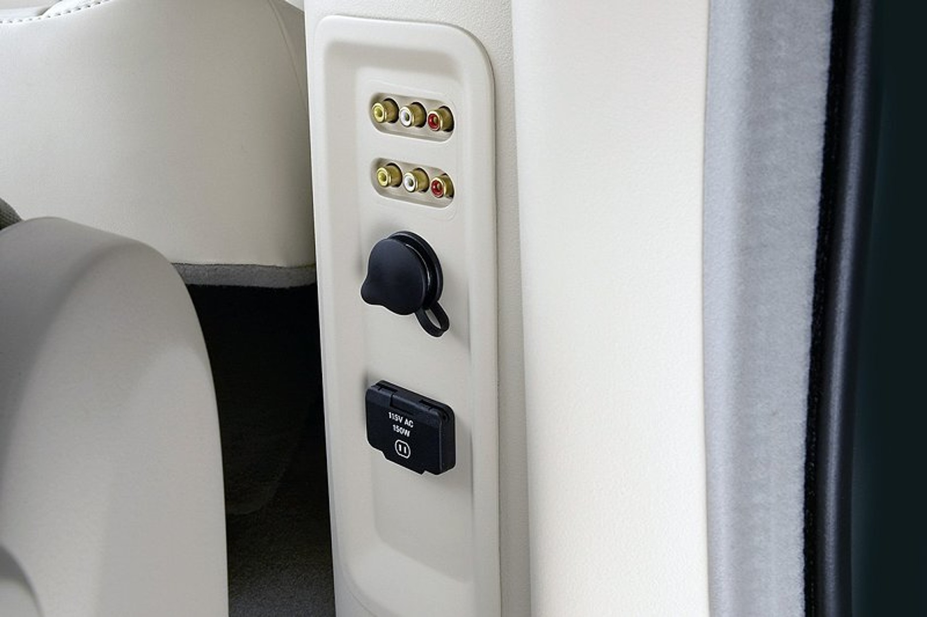 Chrysler Voyager: pierwsze zdjęcia nowej wersji