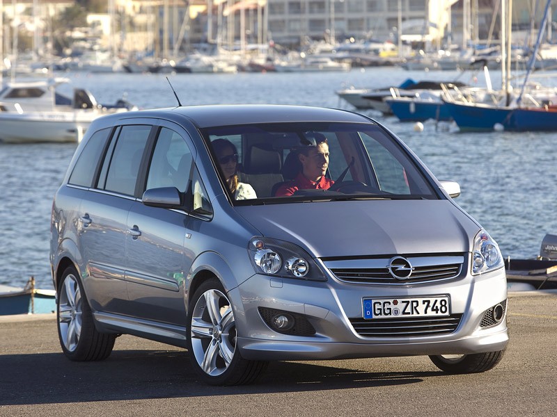 Opel: nowa Zafira w natarciu od lutego (dane techniczne plus ceny w Polsce)