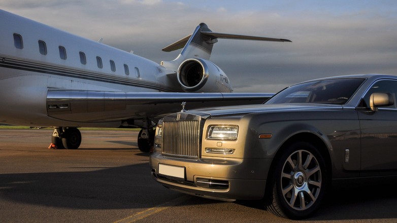 Tak rosyjscy oligarchowie obchodzą sankcje UE na towary luksusowe