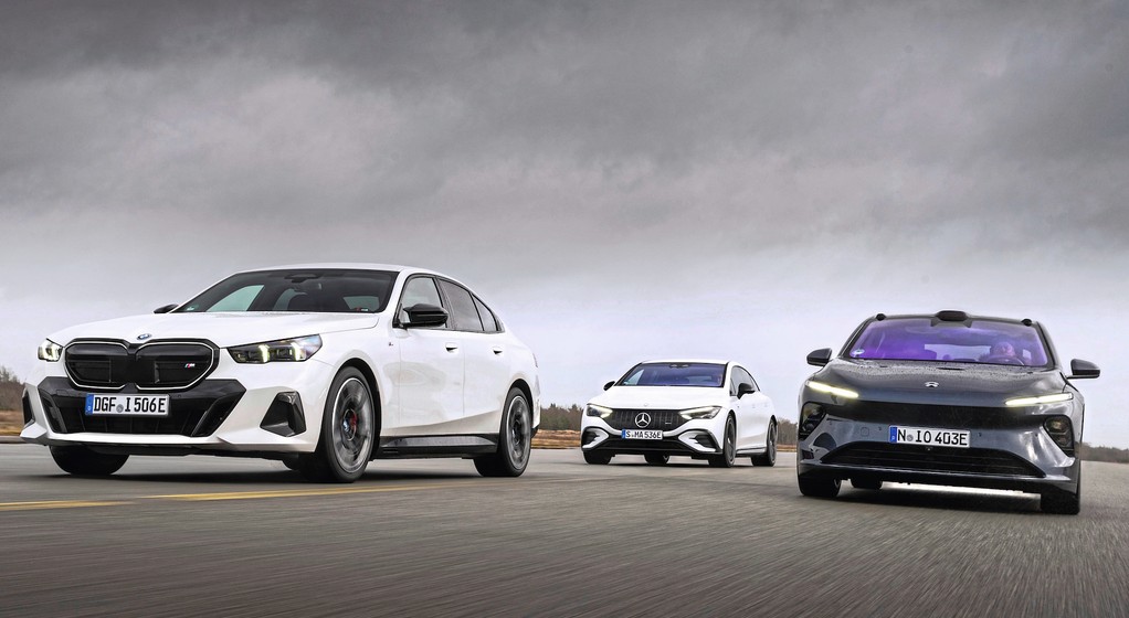 BMW i5 kontra Mercedes EQE i Nio ET7