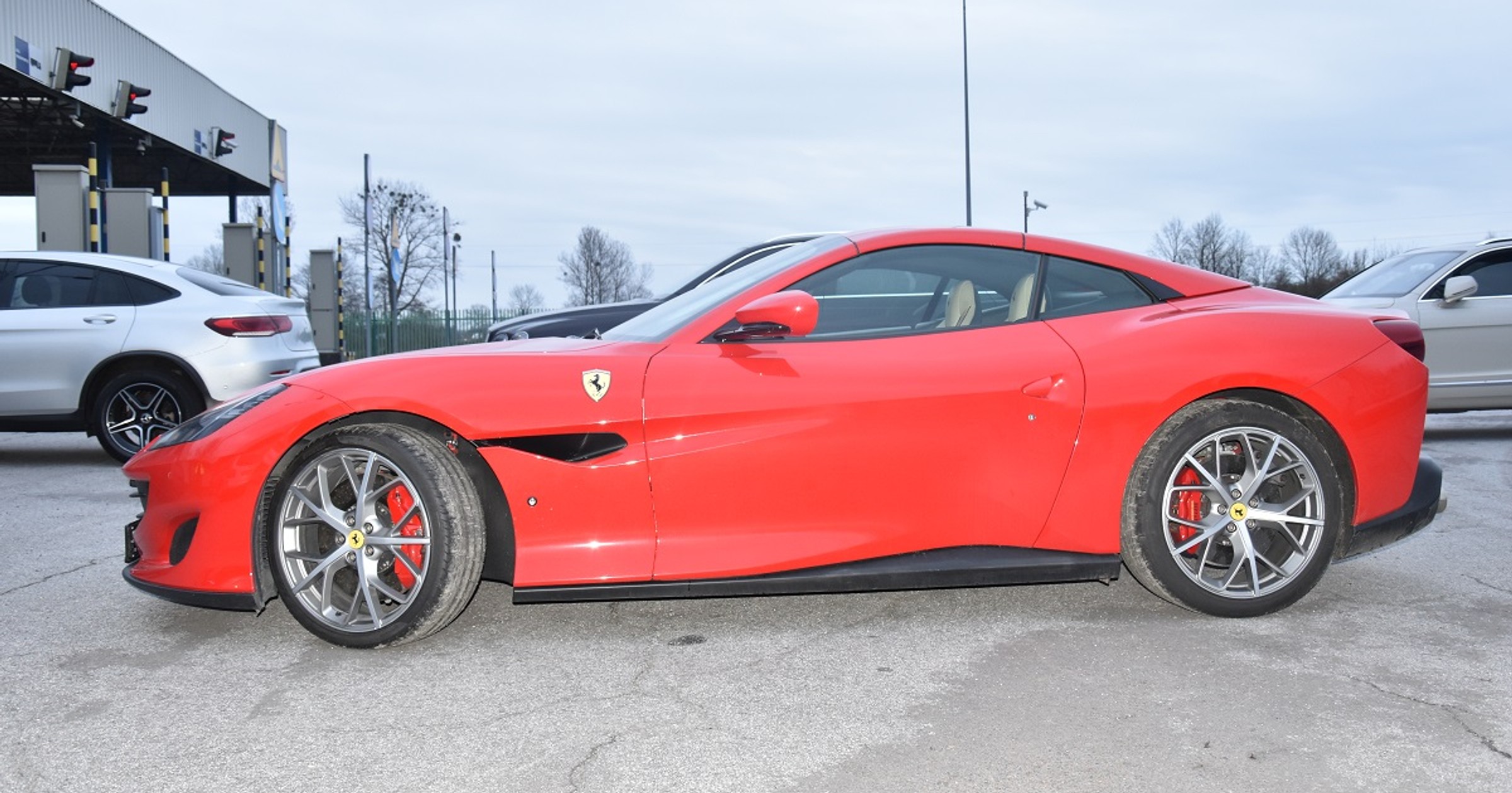 Straż Graniczna odzyskała Ferrari Portofino warte 1,2 mln zł