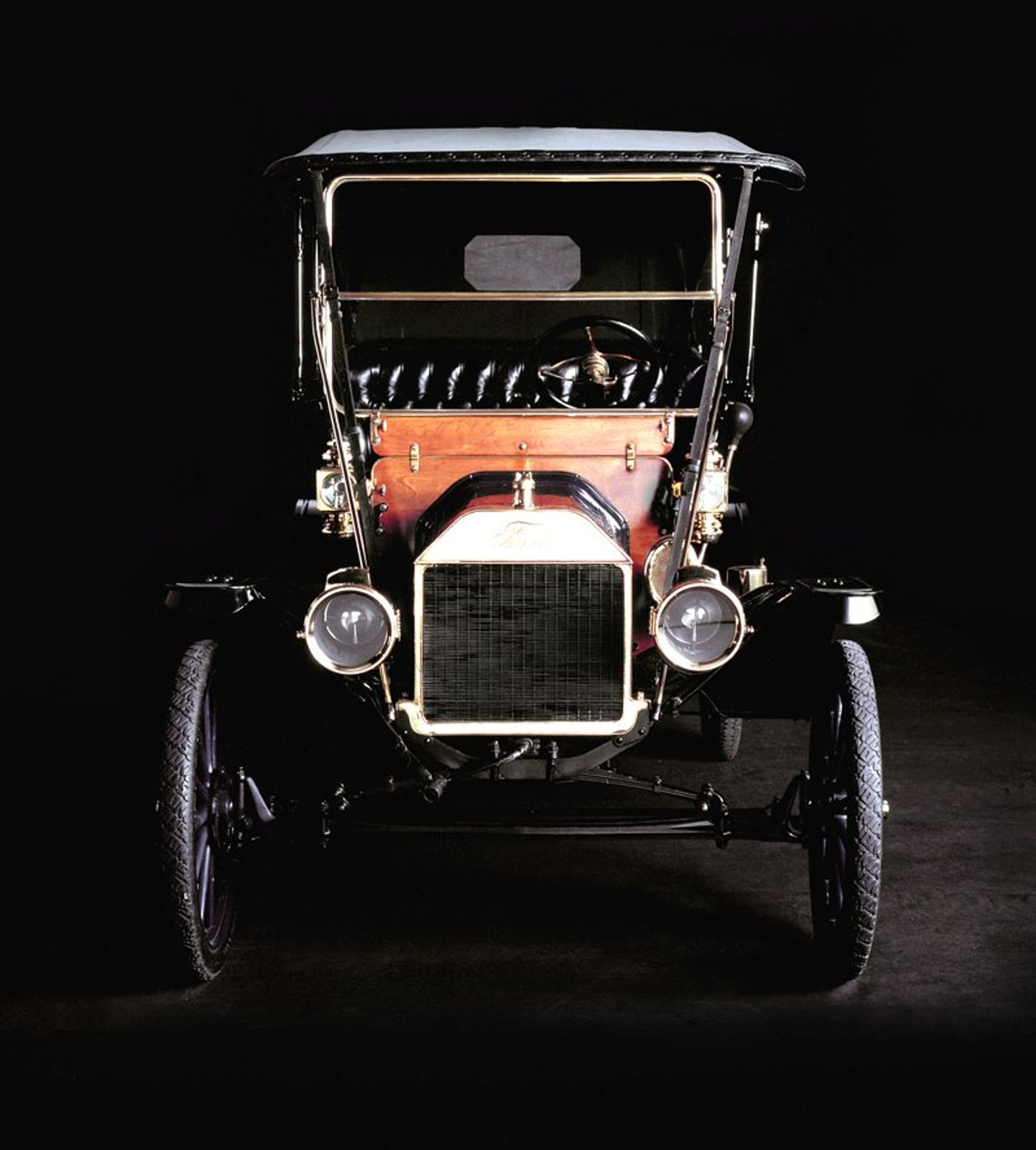 Ford Model T ma sto lat, na zlot przyjechało 750 (fotogaleria)