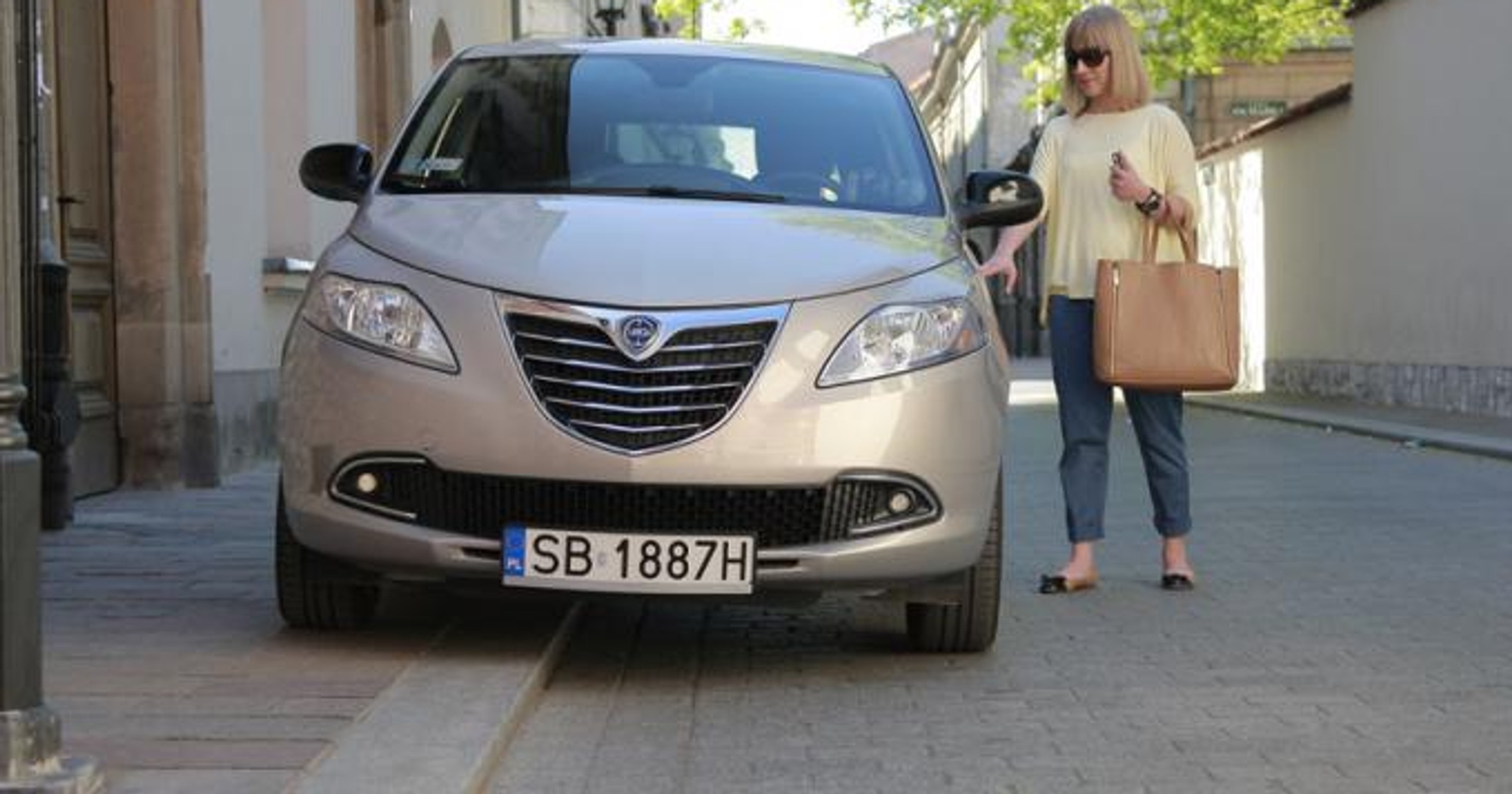 LANCIĘ YPSILON TESTUJE JUSTYNA KOCIUBIŃSKA