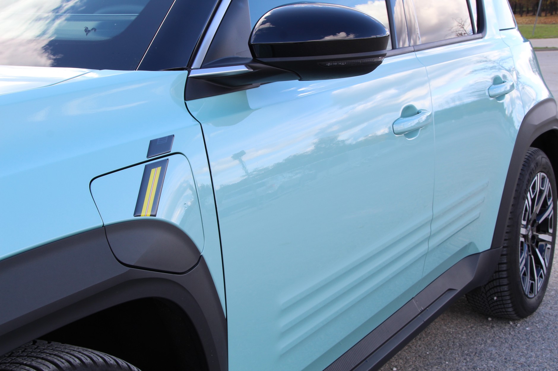 Renault 4 E-Tech Iconic