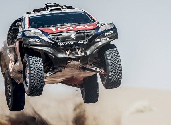Peugeot 2008 DKR  na trasie Rajdu Jedwabnego Szlaku