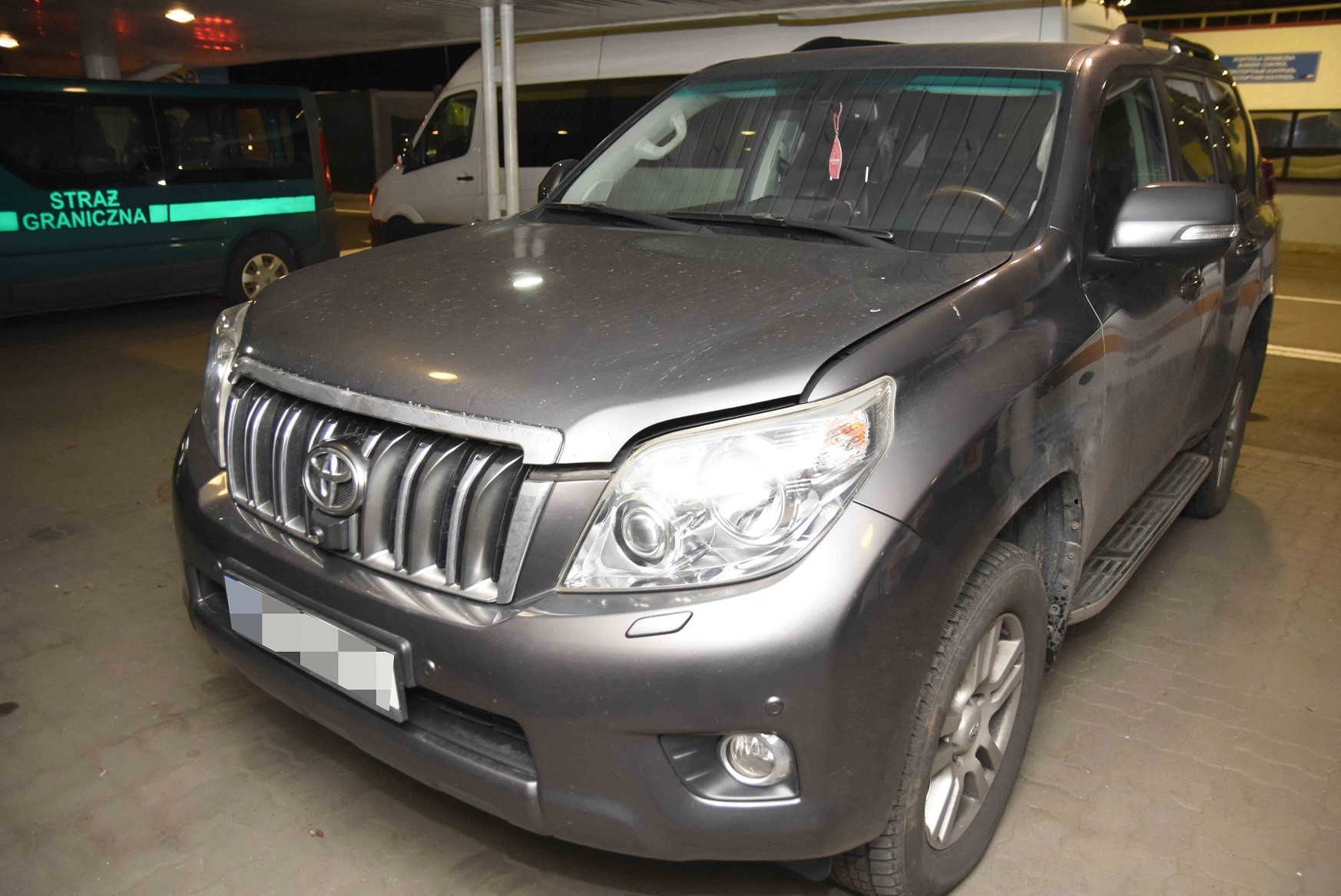 Toyota Land Cruiser odzyskana na granicy w Korczowej