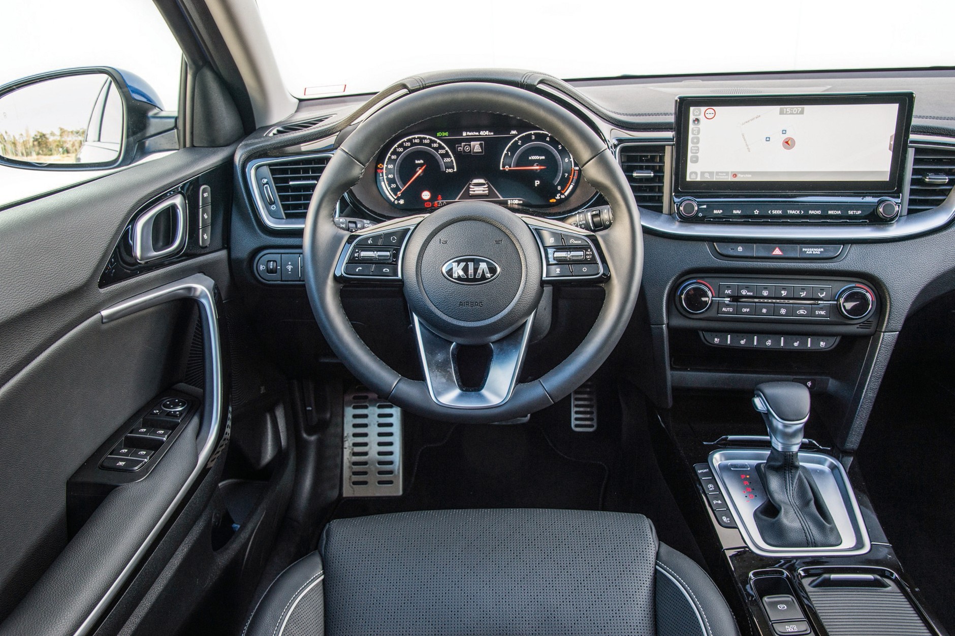 Porównanie: VW Golf VIII kontra BMW serii 1, Kia Ceed, Mercedes klasy A i Opel Astra