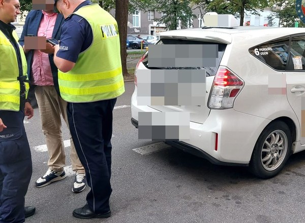 Twarde prawo, ale prawo. Sypią się wysokie mandaty za brak polskiego prawa jazdy