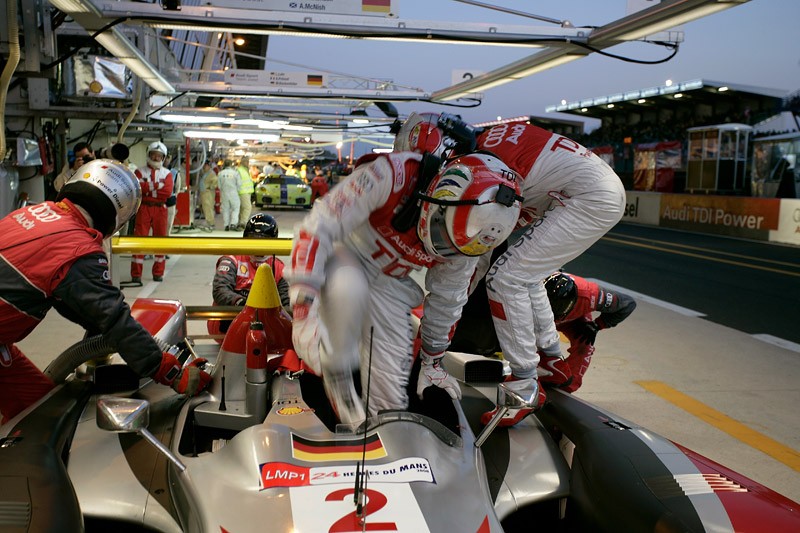 24 godziny Le Mans 2008: niespodziewana porażka Peugeota (fotogaleria)