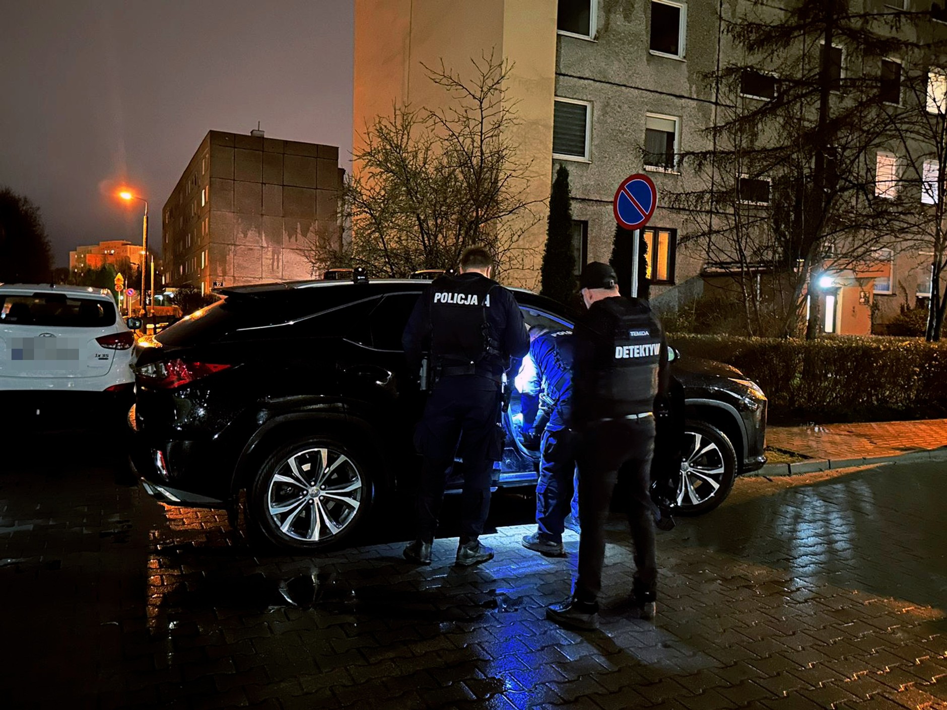Lexus RX300 z Ukrainy odzyskany przez detektywa i policję