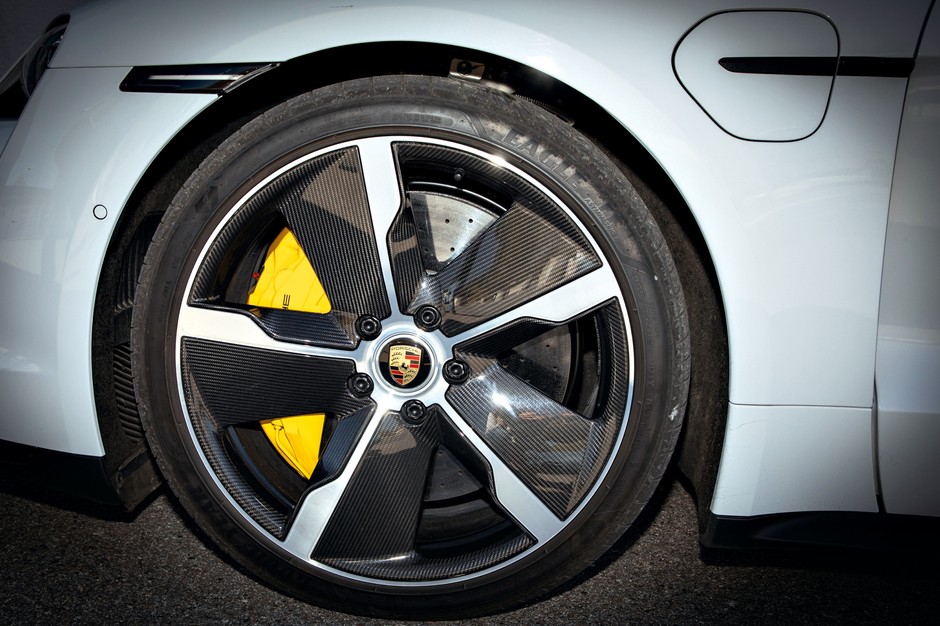 Porsche Taycan Turbo S - karbonowo-ceramiczne hamulce