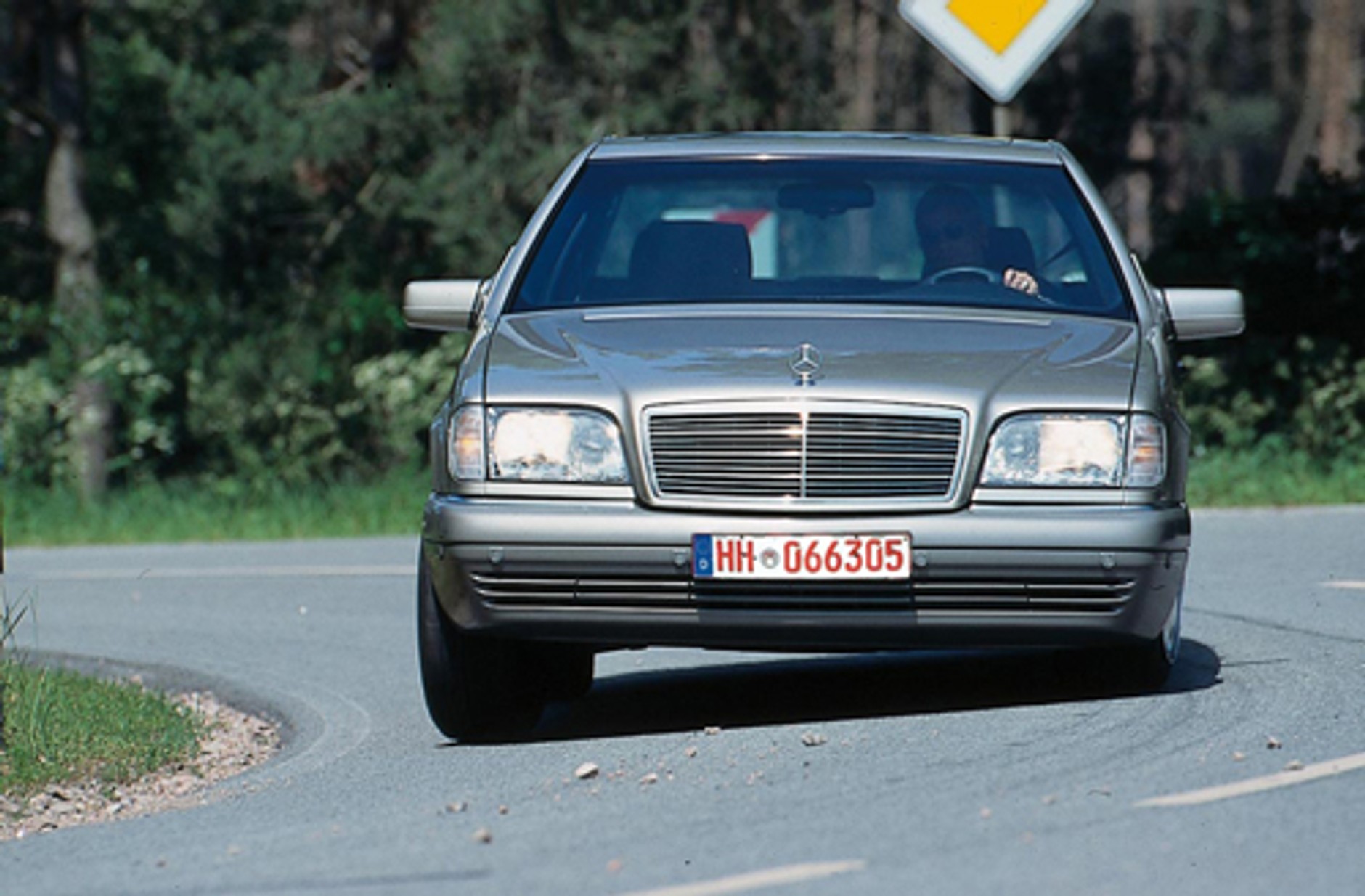 Audi A8, BMW serii 7, Mercedes klasy S - Luksus za grosze?