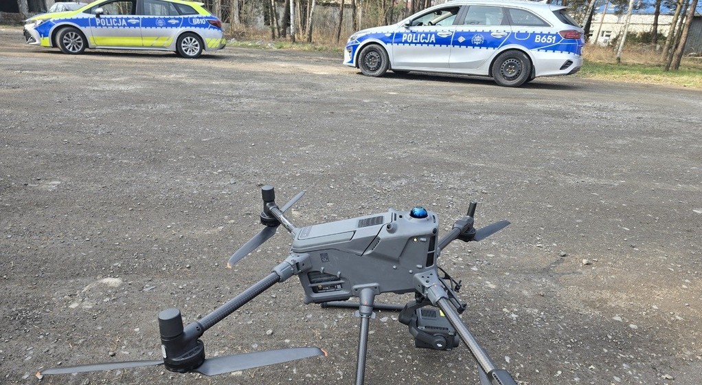 Policyjny dron wykorzystywany do łapania kierowców