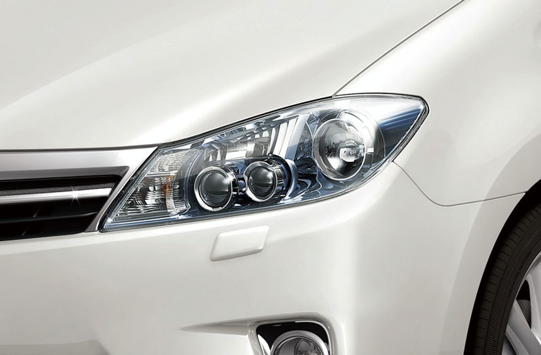 Tokio 2009: Toyota Sai - hybryda z sylwetką klasycznego sedana